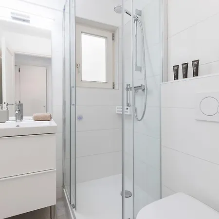 Flat La Loge - At The Foot Of The Jaillet In